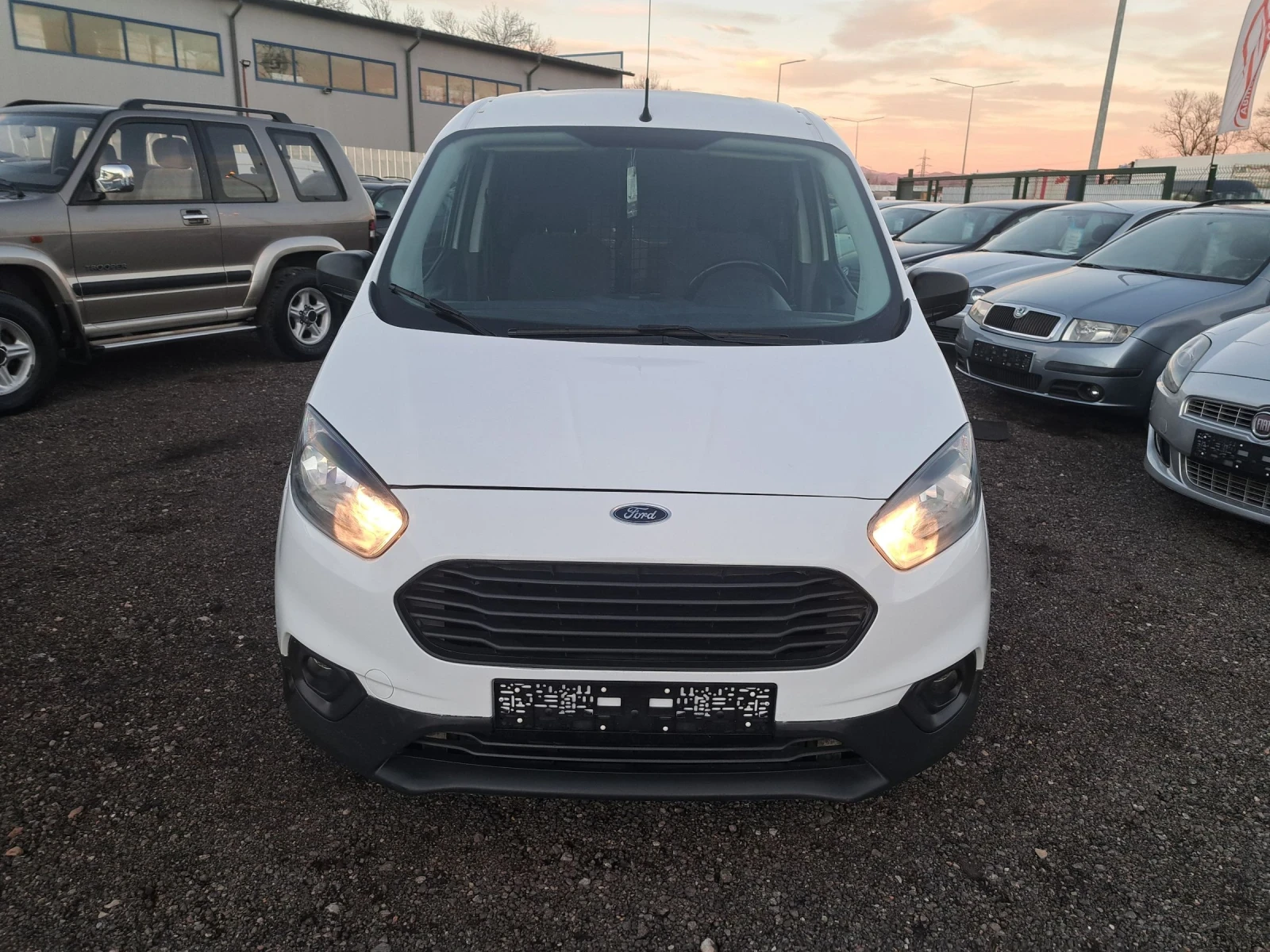 Ford Courier 1.5HDI 75PS.EVRO 6 ITALIA - изображение 2