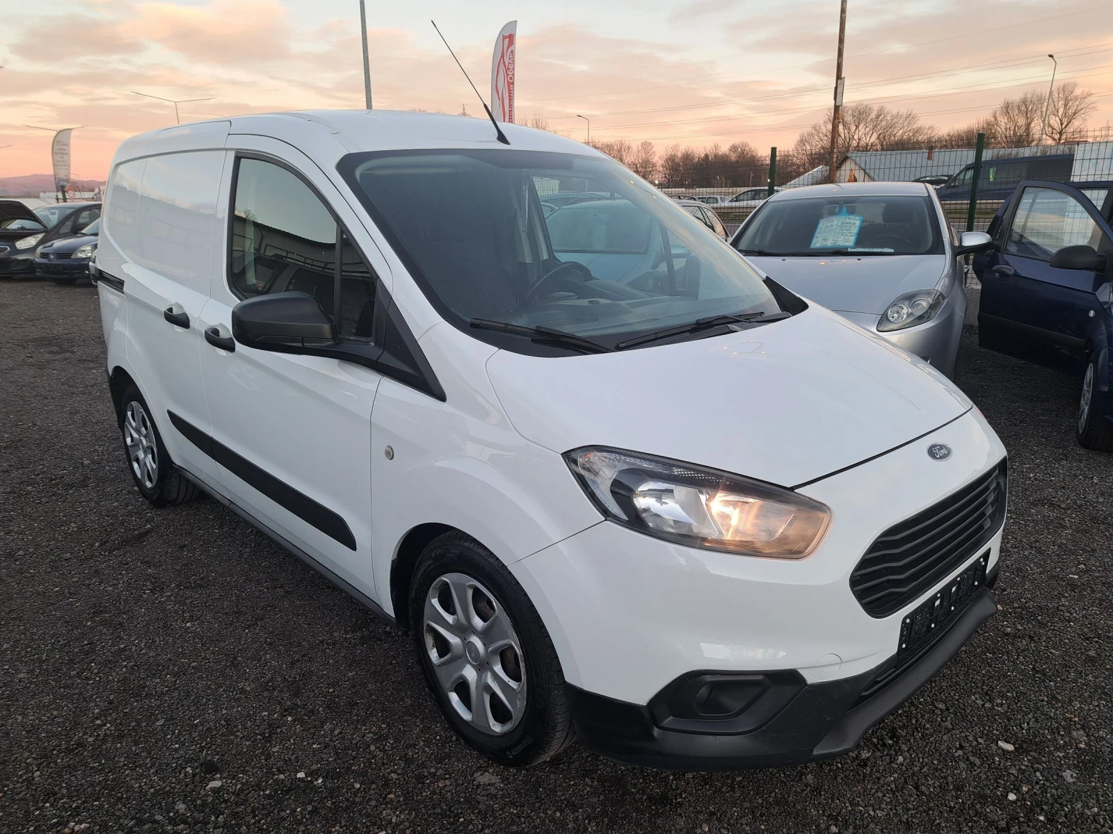 Ford Courier 1.5HDI 75PS.EVRO 6 ITALIA - изображение 9