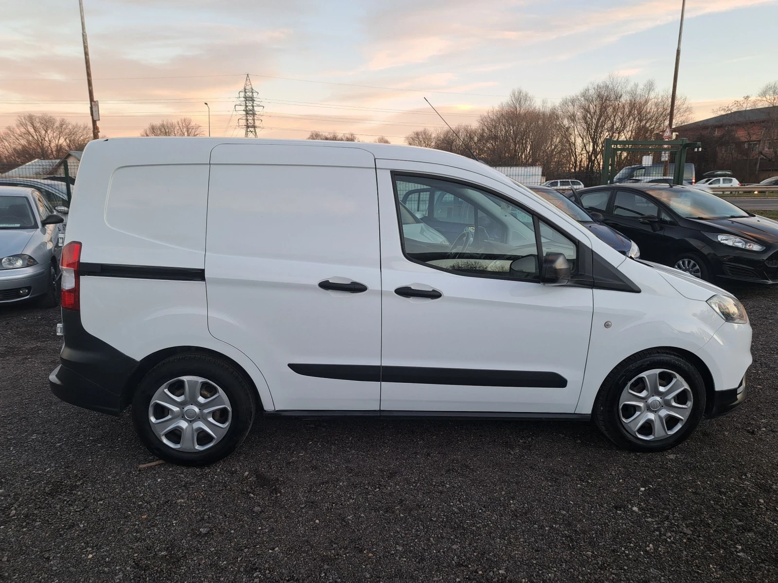 Ford Courier 1.5HDI 75PS.EVRO 6 ITALIA - изображение 8