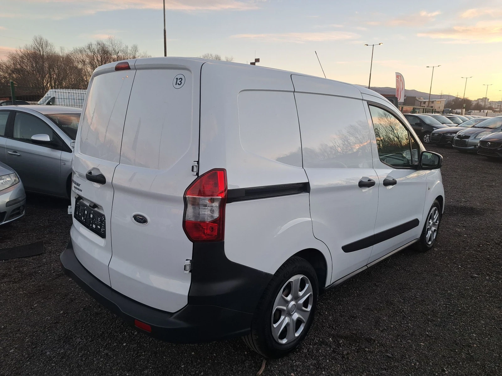 Ford Courier 1.5HDI 75PS.EVRO 6 ITALIA - изображение 5