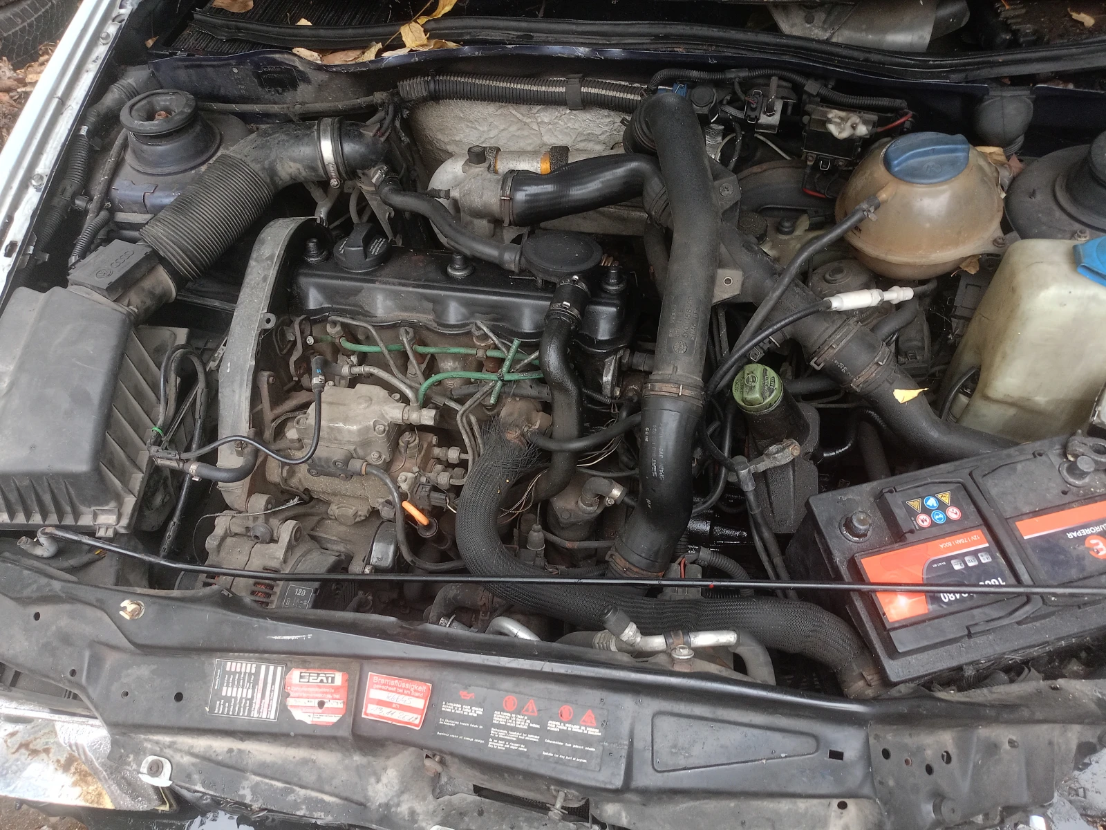 VW Caddy 1.9 TDI сервизиран - изображение 4