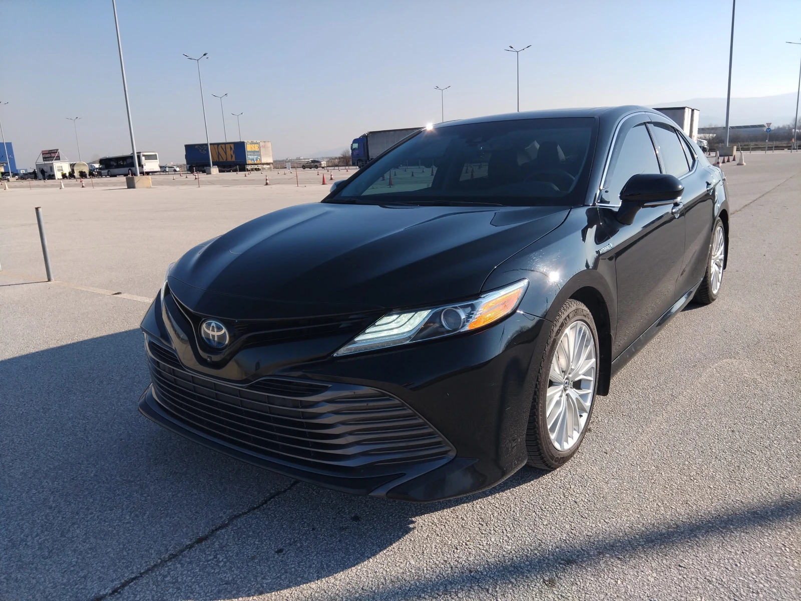 Toyota Camry XLE - изображение 2