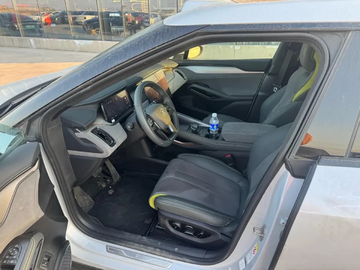 BYD Sealion 7 SongL 4х4 87, 04 kWh, снимка 6 - Автомобили и джипове - 53714776