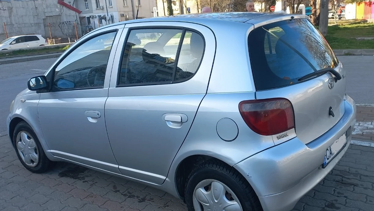 Toyota Yaris vvti, снимка 4 - Автомобили и джипове - 53779371