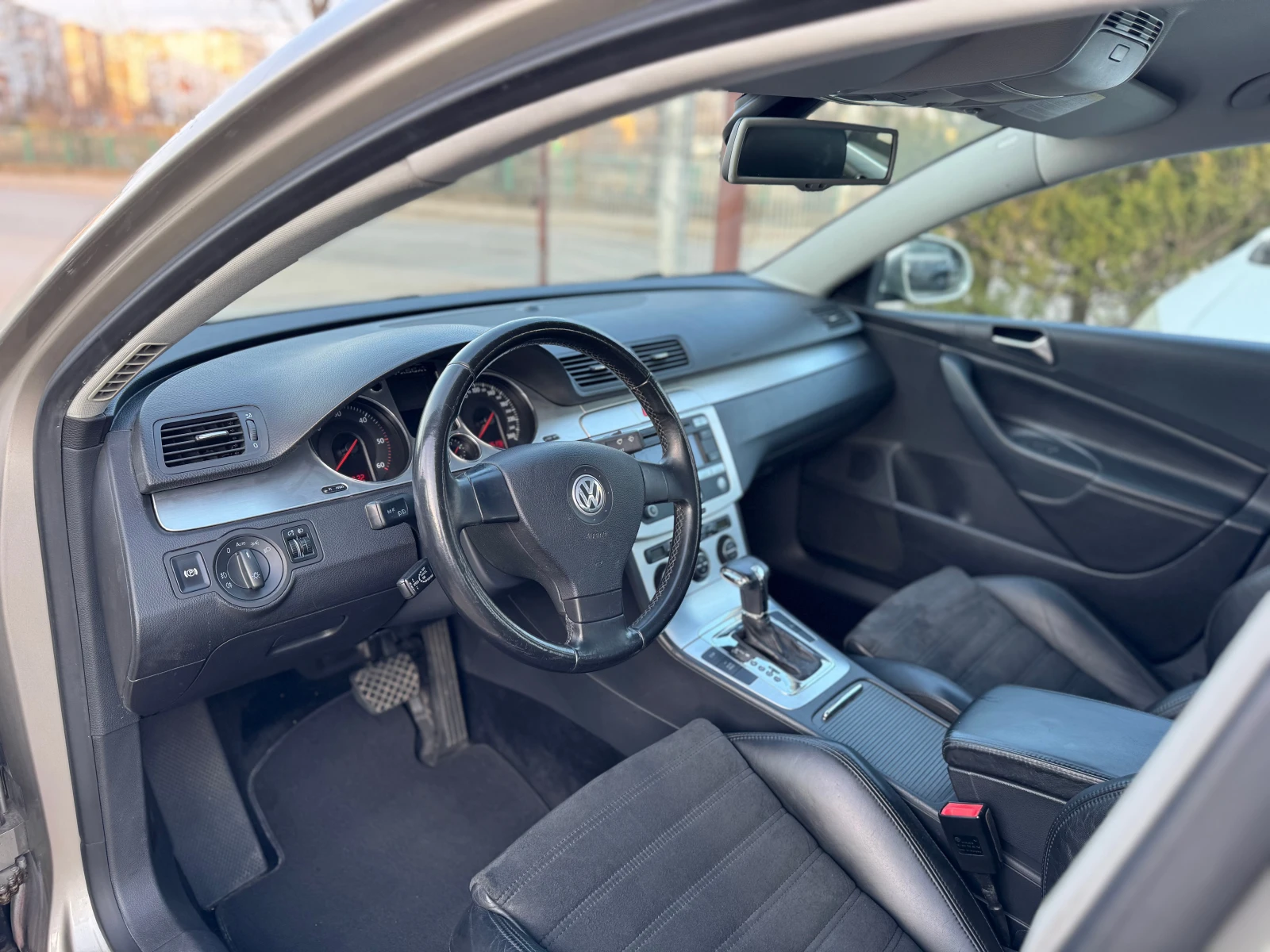 VW Passat 2.0TDI * Highline* Automatic, снимка 7 - Автомобили и джипове - 53780364