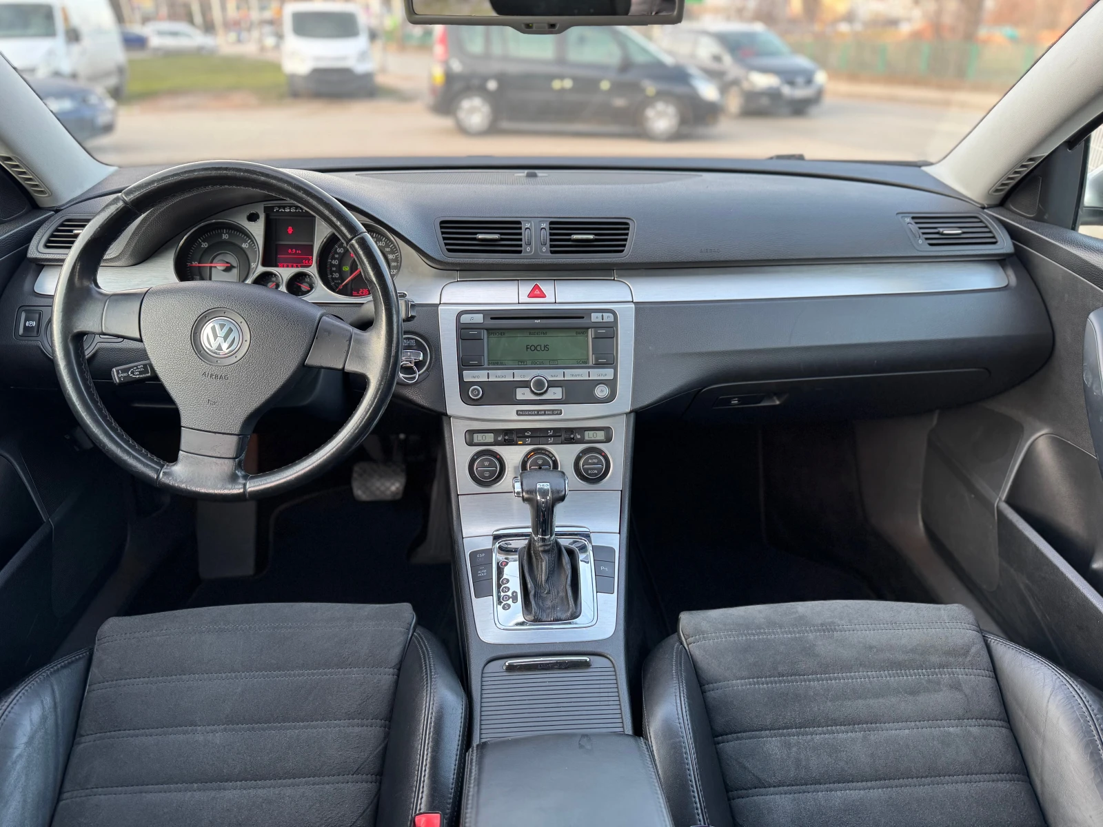 VW Passat 2.0TDI * Highline* Automatic, снимка 13 - Автомобили и джипове - 53780364