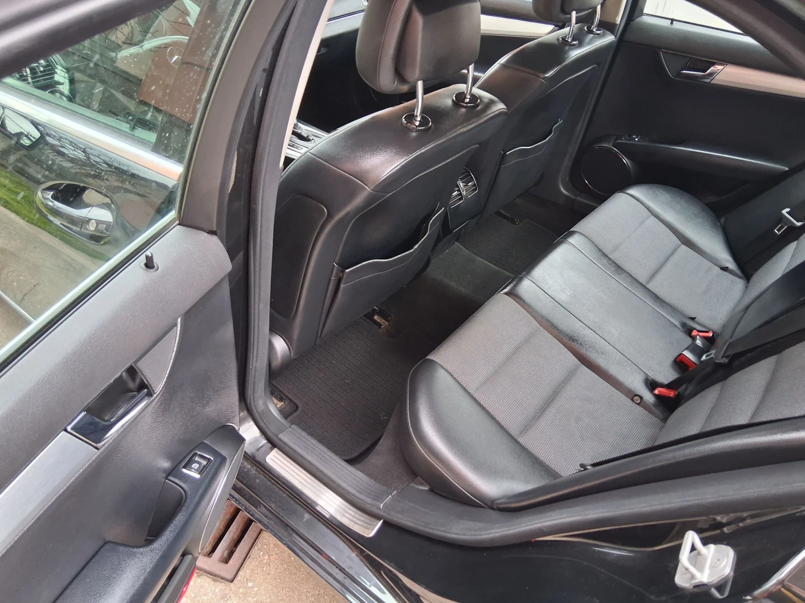 Mercedes-Benz C 220  2.2 c.d.i.Avtomat.tull.Om 646, снимка 10 - Автомобили и джипове - 53936852