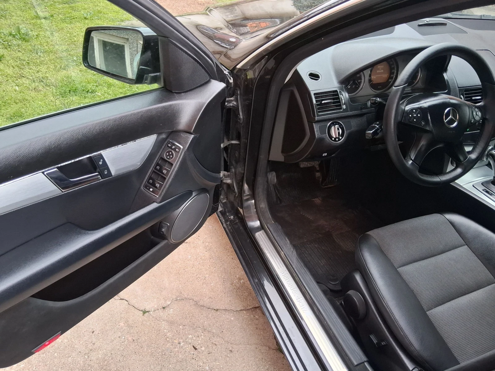 Mercedes-Benz C 220  2.2 c.d.i.Avtomat.tull.Om 646, снимка 11 - Автомобили и джипове - 53936852