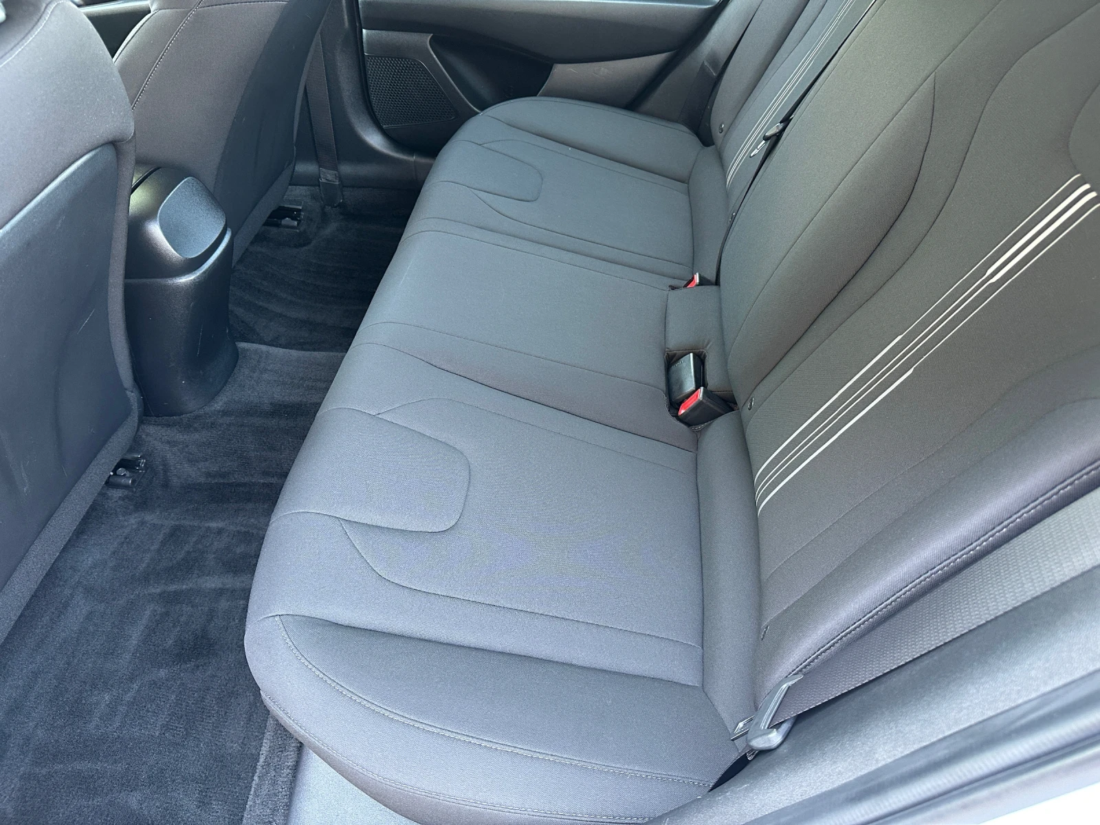 Hyundai Elantra 2.0 MPi, Автоматик 8 ст., ПОДГРЯВАНЕ, КЛИМАТРОНИК,, снимка 8 - Автомобили и джипове - 54543892