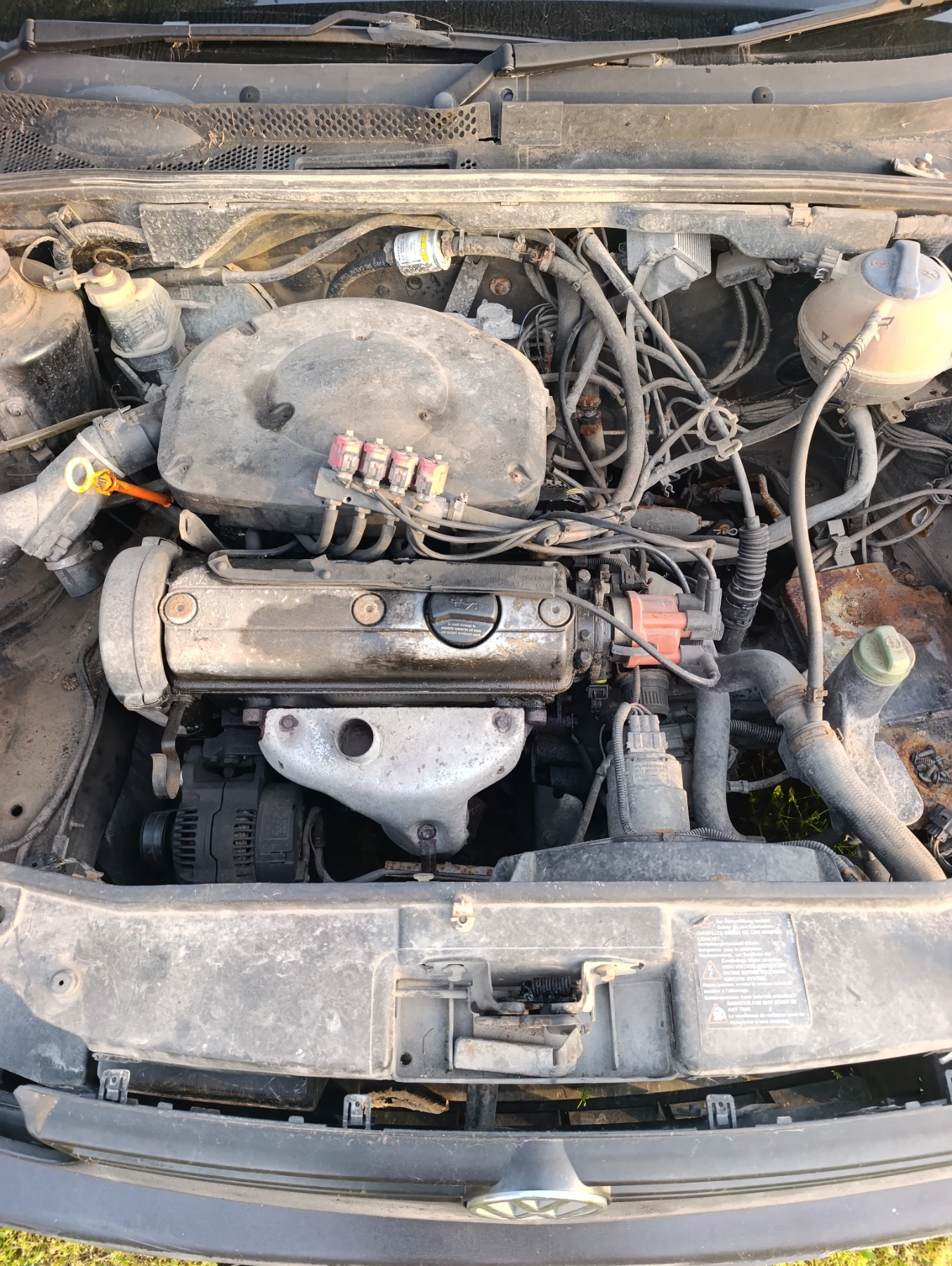 VW Golf 1.4i бензин -газ, снимка 7 - Автомобили и джипове - 54688207