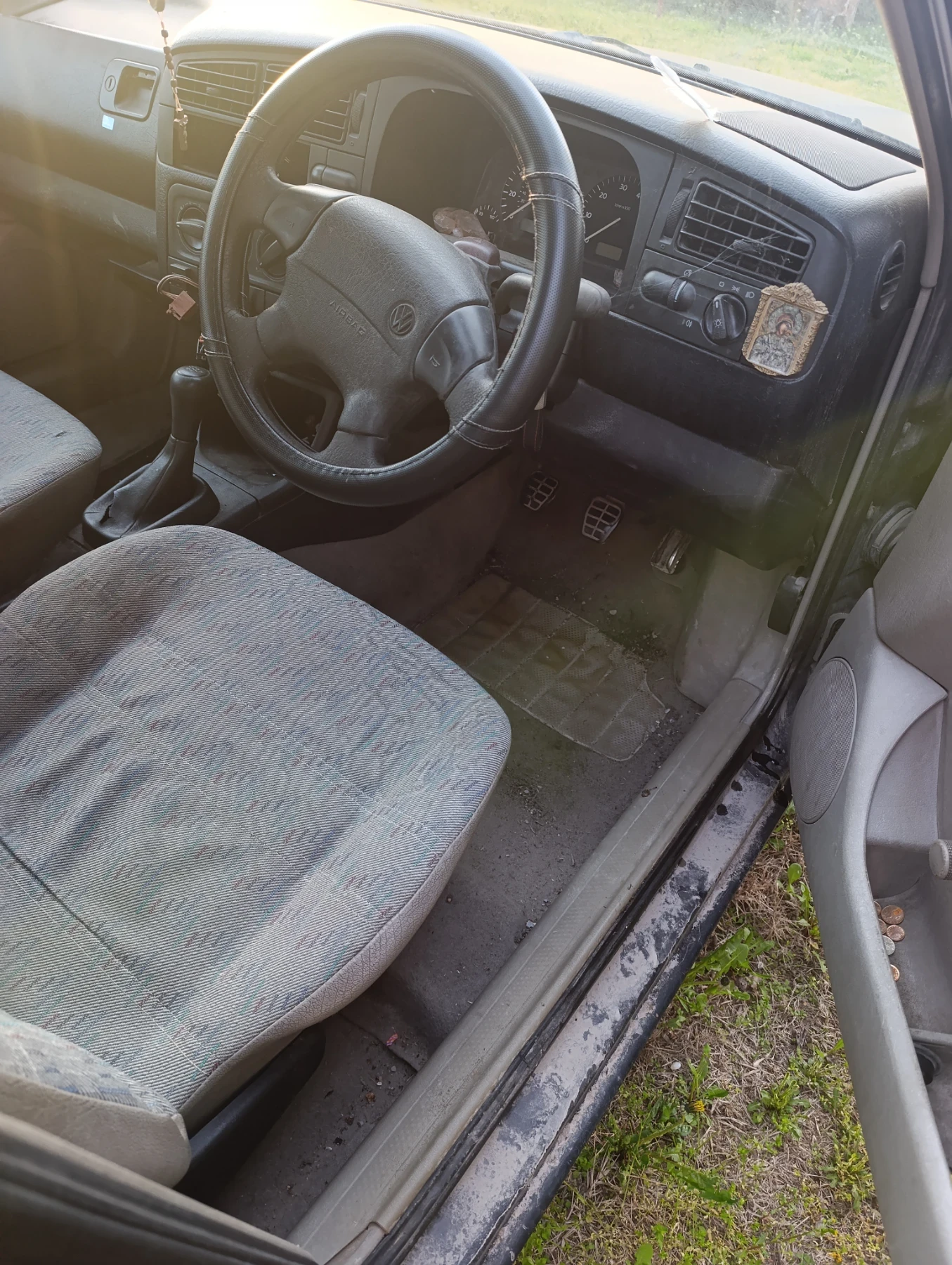 VW Golf 1.4i бензин -газ, снимка 5 - Автомобили и джипове - 54688207