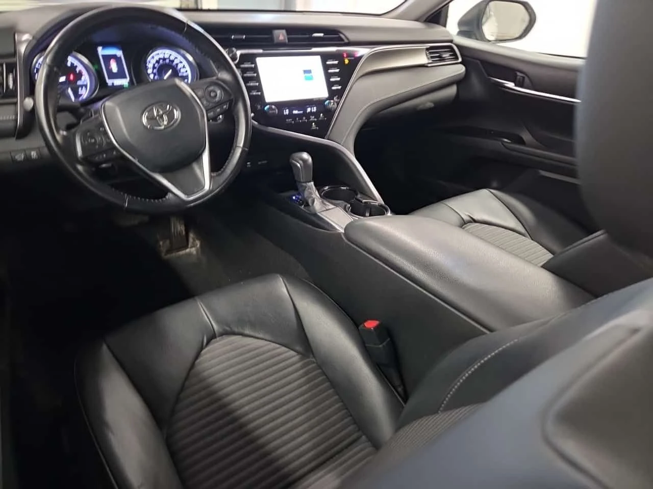 Toyota Camry * SE Auto * CARFAX * ОПЦИЯ ЗА ФИНАНСИРАНЕ, снимка 9 - Автомобили и джипове - 55547751