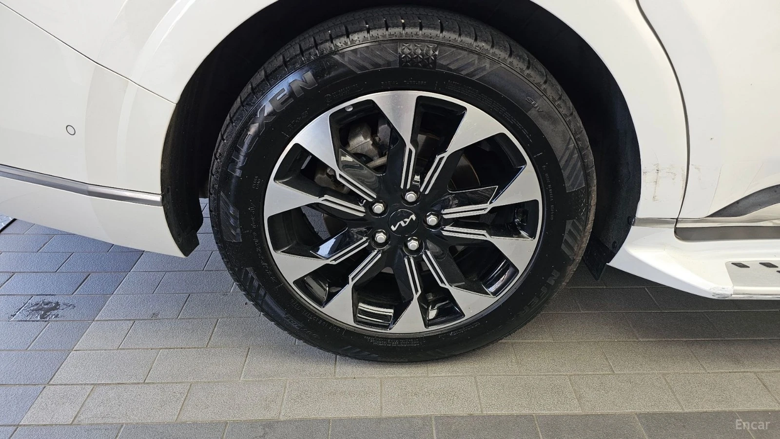 Kia Carnival HIGH-LIMOUSINE* DISTRONIC* 360* КАМЕРА* ОБДУХВАНЕ*, снимка 16 - Автомобили и джипове - 55628050
