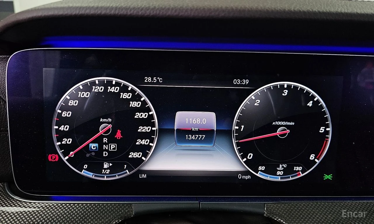 Mercedes-Benz CLS 400 AMG* LINE* 4MATIC* BURMESTER* ОБДУХВАНЕ* ДИСТРОНИК, снимка 13 - Автомобили и джипове - 55971473