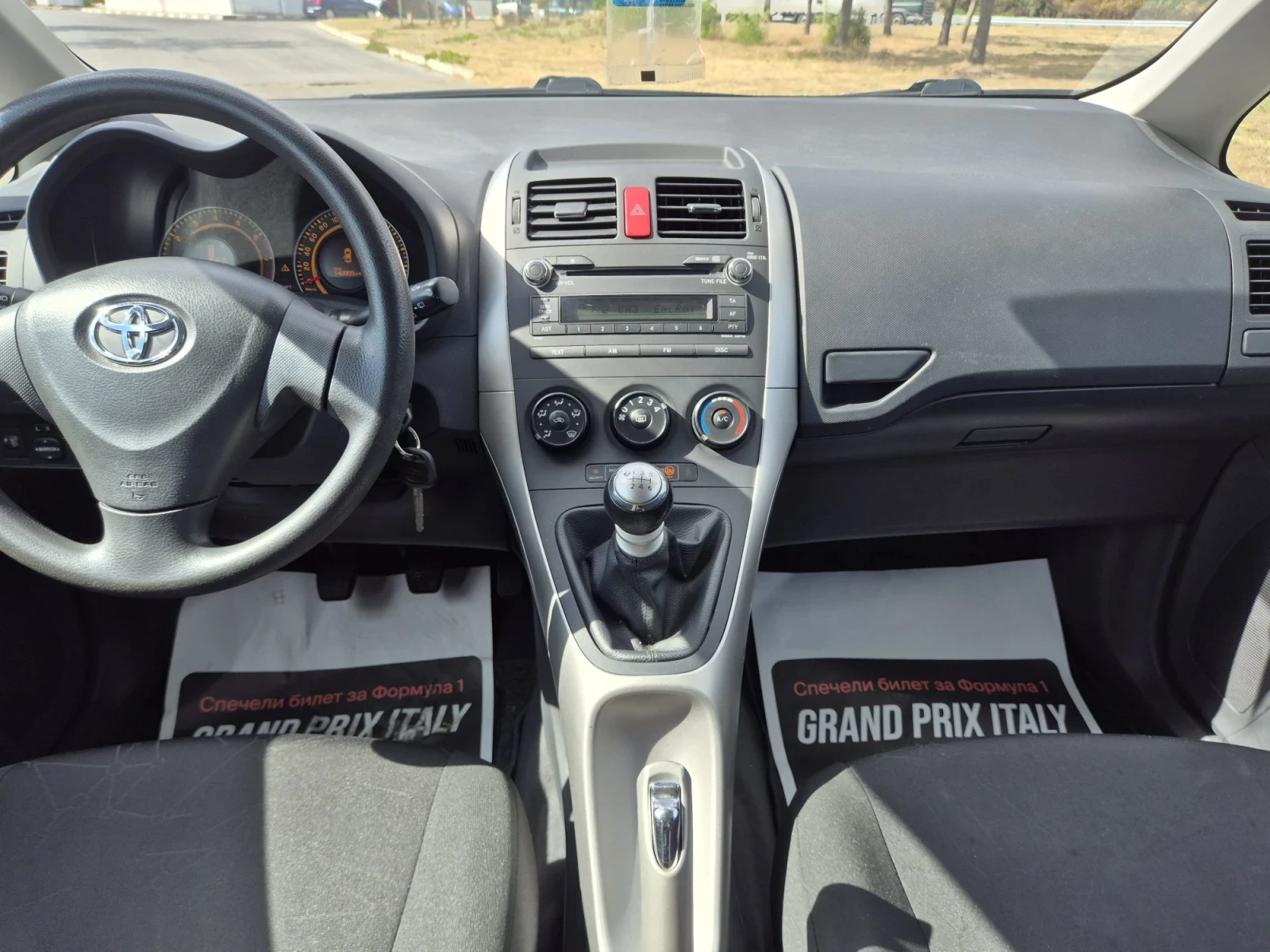 Toyota Auris 1.33i/6sk/ev5, снимка 13 - Автомобили и джипове - 56181363