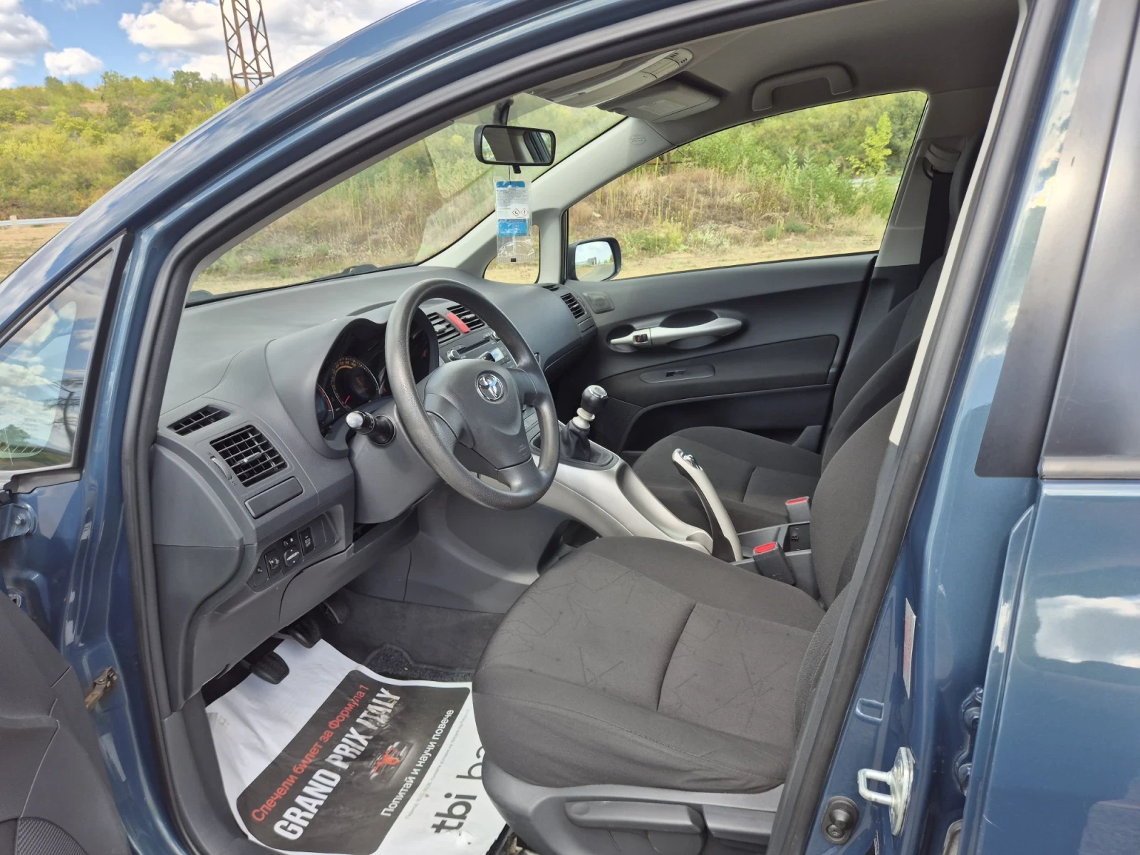 Toyota Auris 1.33i/6sk/ev5, снимка 9 - Автомобили и джипове - 56181363