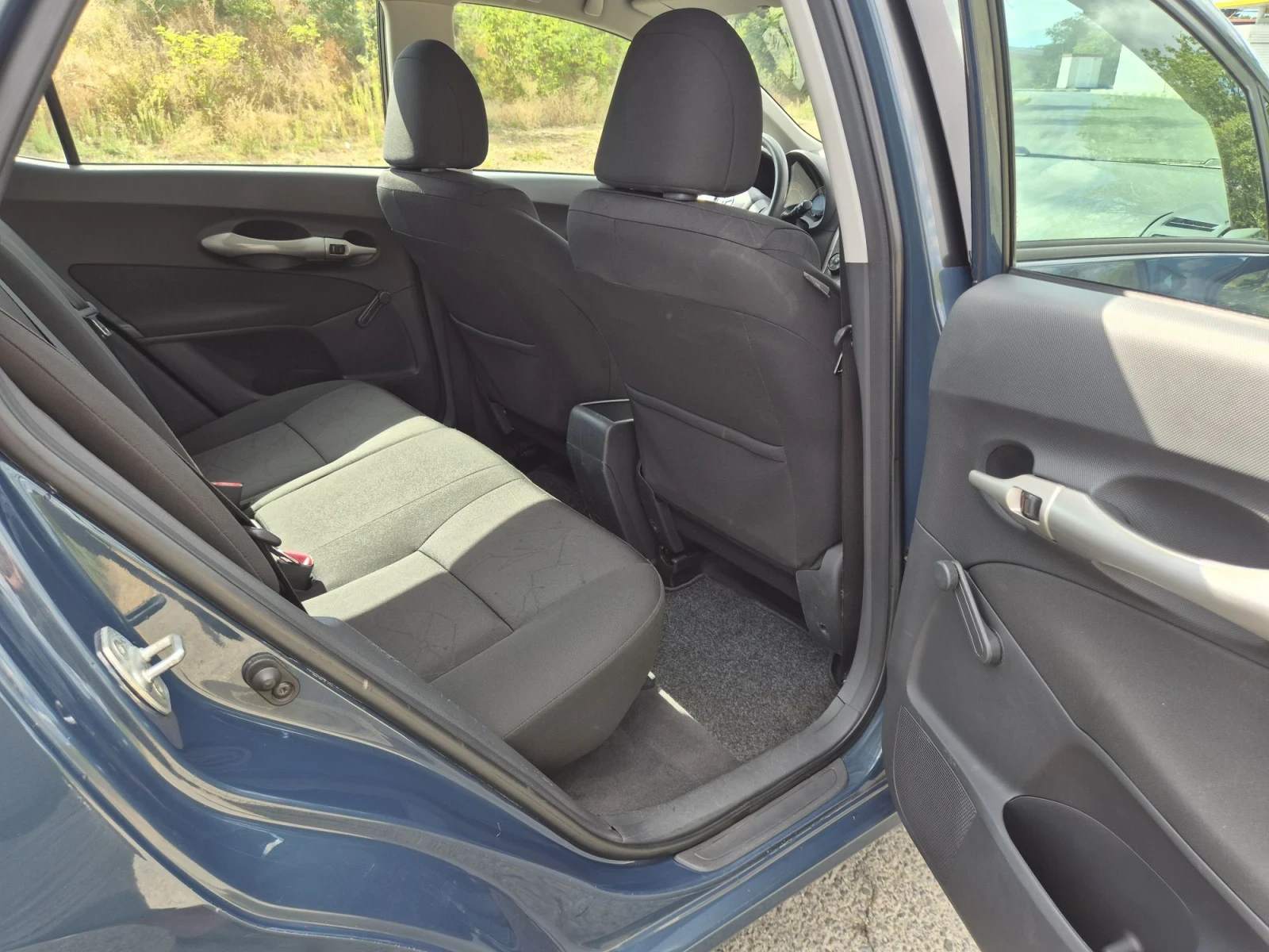 Toyota Auris 1.33i/6sk/ev5, снимка 8 - Автомобили и джипове - 56181363