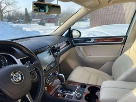 VW Touareg * 4dr TDI * ПАНО* KEYLESS* ПОДГРЕВ*  - 15750 € / 30804.32 лв. - 46693043 11