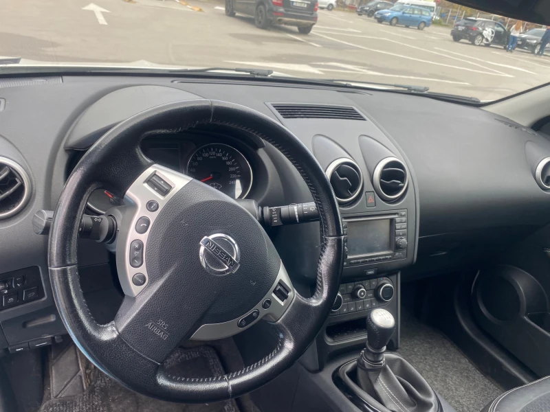 Nissan Qashqai 1.6 DCI / 4x4 / PANORAMA , снимка 6 - Автомобили и джипове - 52588338