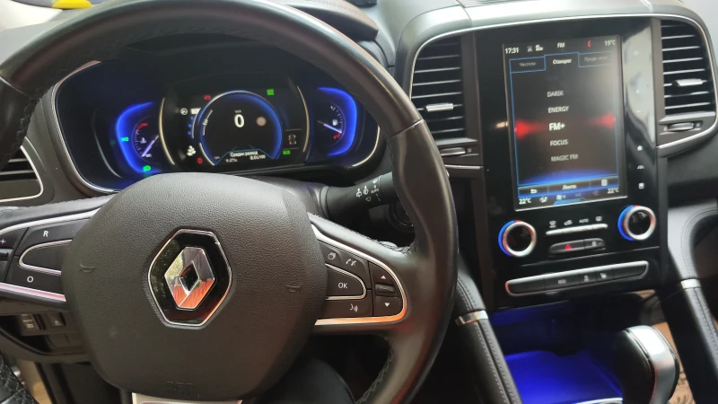 Renault Koleos 2, 0dci4x4 Avtomatik Panorama Швейцария , снимка 13 - Автомобили и джипове - 52861642