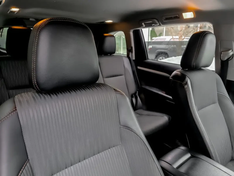 Toyota Highlander SE* CARFAX* CAM* CARPLAY* ПОДГРЕВ* 4x4* , снимка 11 - Автомобили и джипове - 53194496