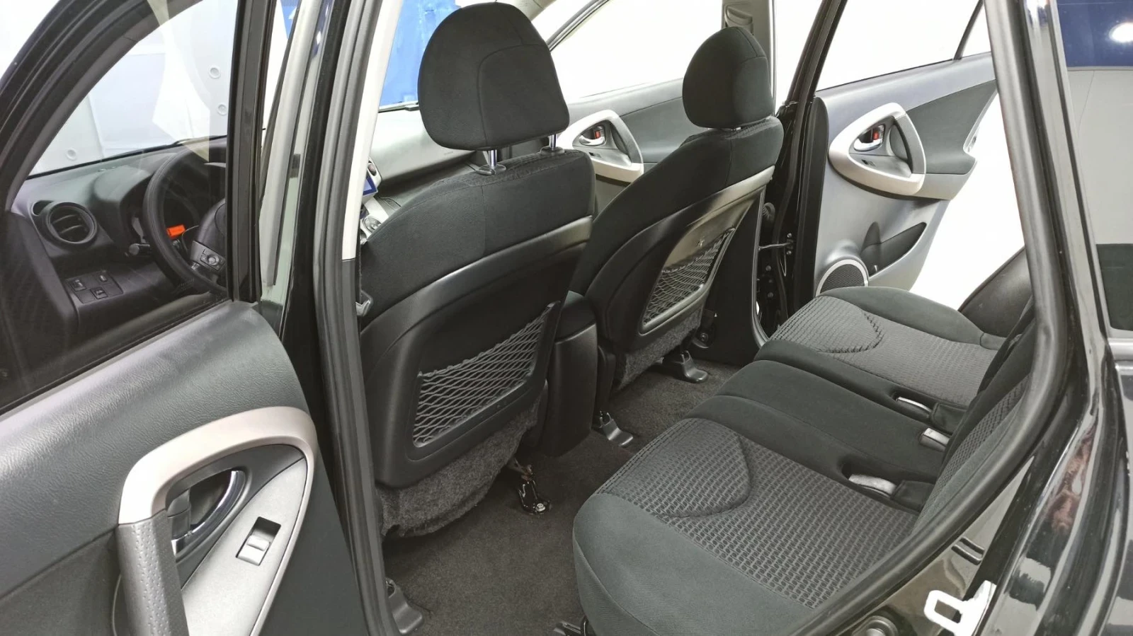Toyota Rav4  - изображение 7