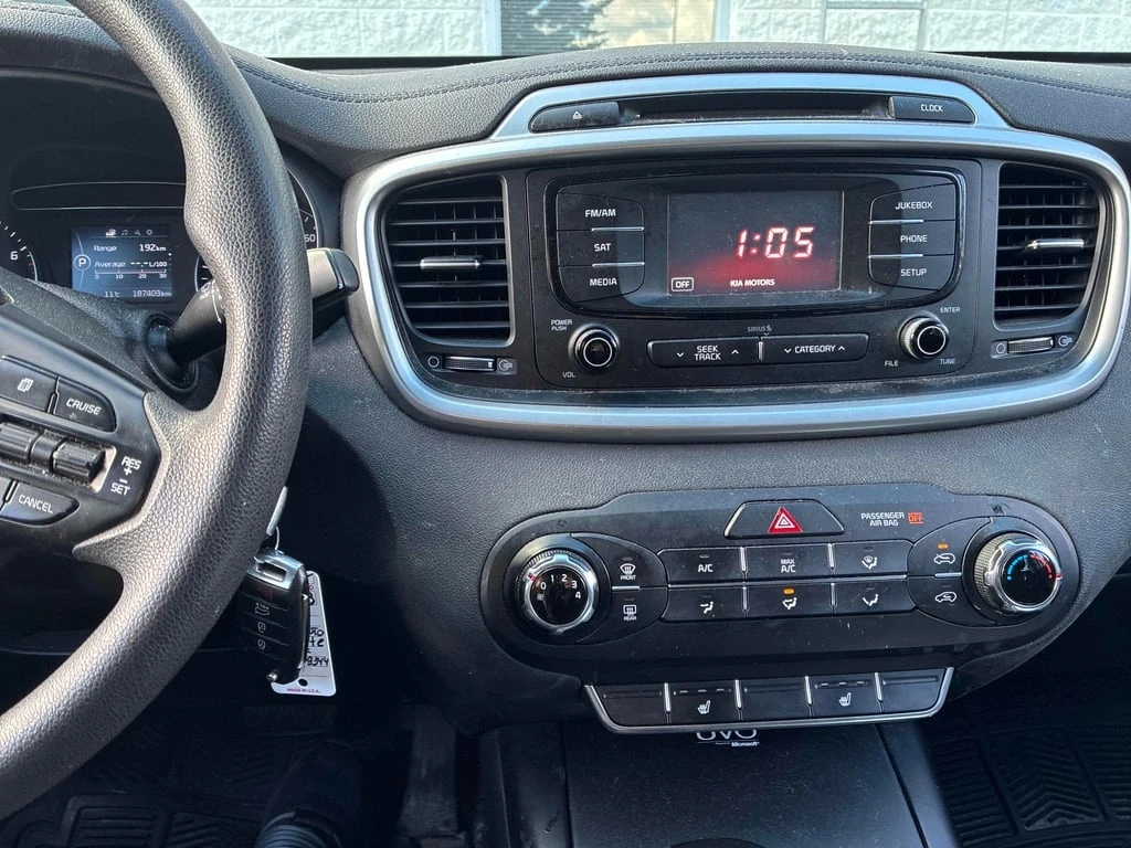 Kia Sorento * LX * CARFAX *    | Mobile.bg   9