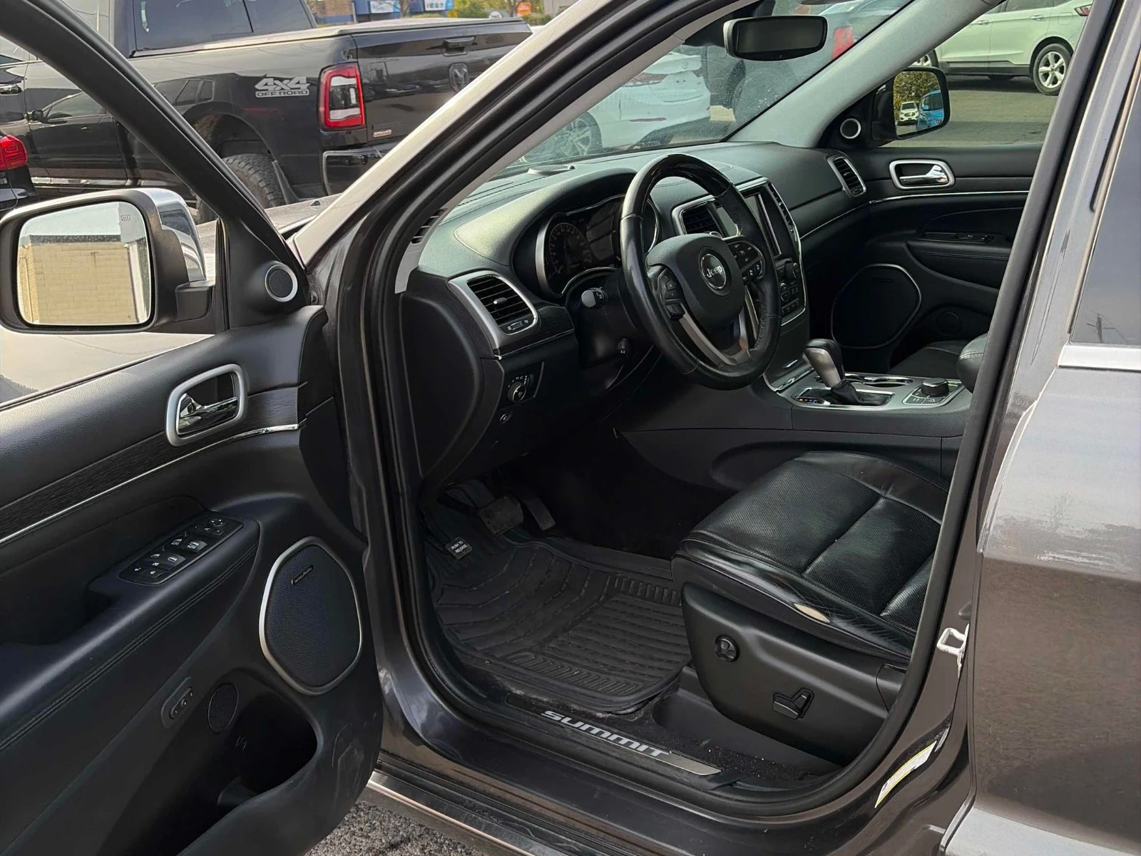 Jeep Grand cherokee SUMMIT CARFAX АВТО КРЕДИТ  - изображение 6