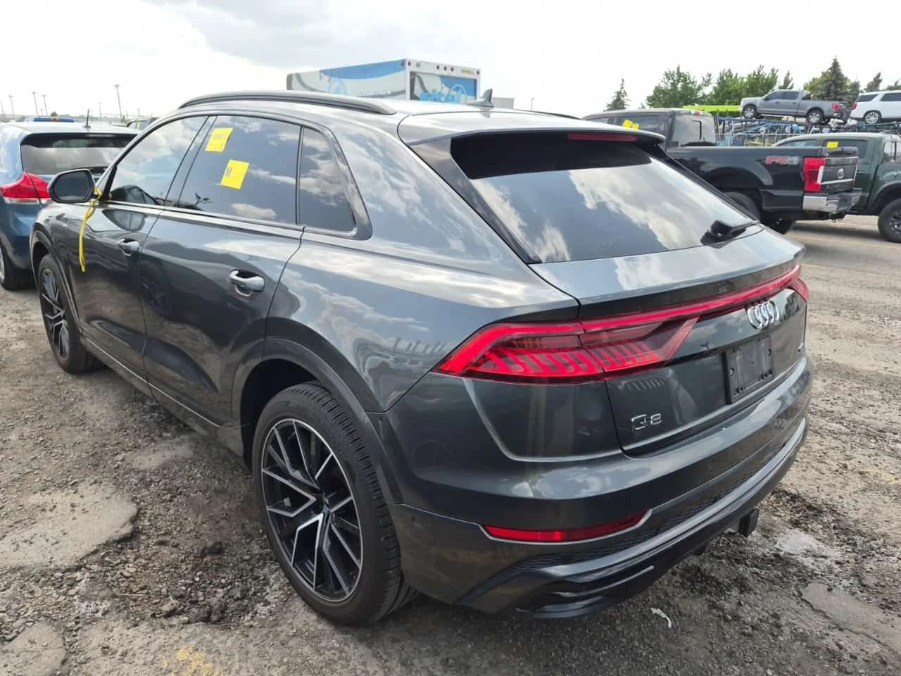 Audi Q8  S-LINE | ЦЕНА ДО БЪЛГАРИЯ | ДИСТРОНИК | ОБДУХВАНЕ, снимка 4 - Автомобили и джипове - 55165520