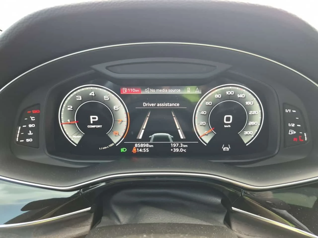 Audi Q8  S-LINE | ЦЕНА ДО БЪЛГАРИЯ | ДИСТРОНИК | ОБДУХВАНЕ, снимка 9 - Автомобили и джипове - 55165520