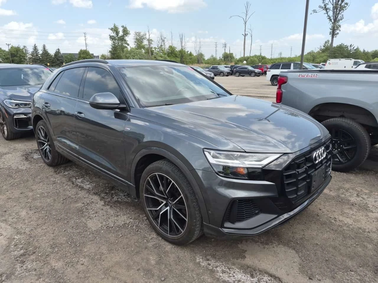 Audi Q8  S-LINE | ЦЕНА ДО БЪЛГАРИЯ | ДИСТРОНИК | ОБДУХВАНЕ, снимка 2 - Автомобили и джипове - 55165520