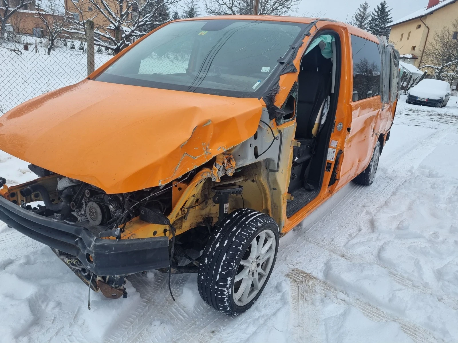 Mercedes-Benz Vito 4x4 220цди 170коня 9 седалки Бракувана   - изображение 9