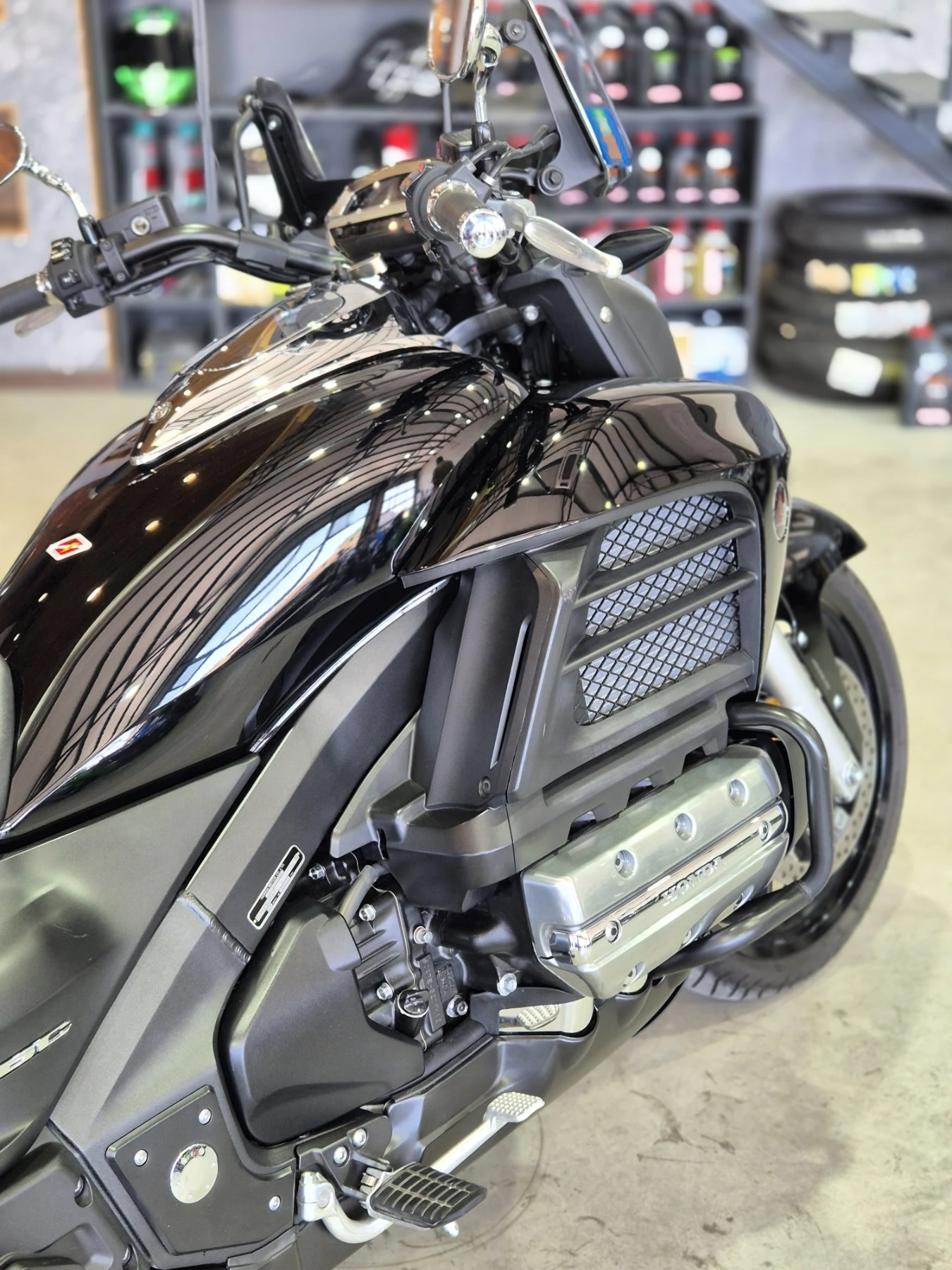 Honda Valkyrie GL 1800 C  10 000km TOP!! Нов внос от Швейцария!!!, снимка 10 - Мотоциклети и мототехника - 55500536
