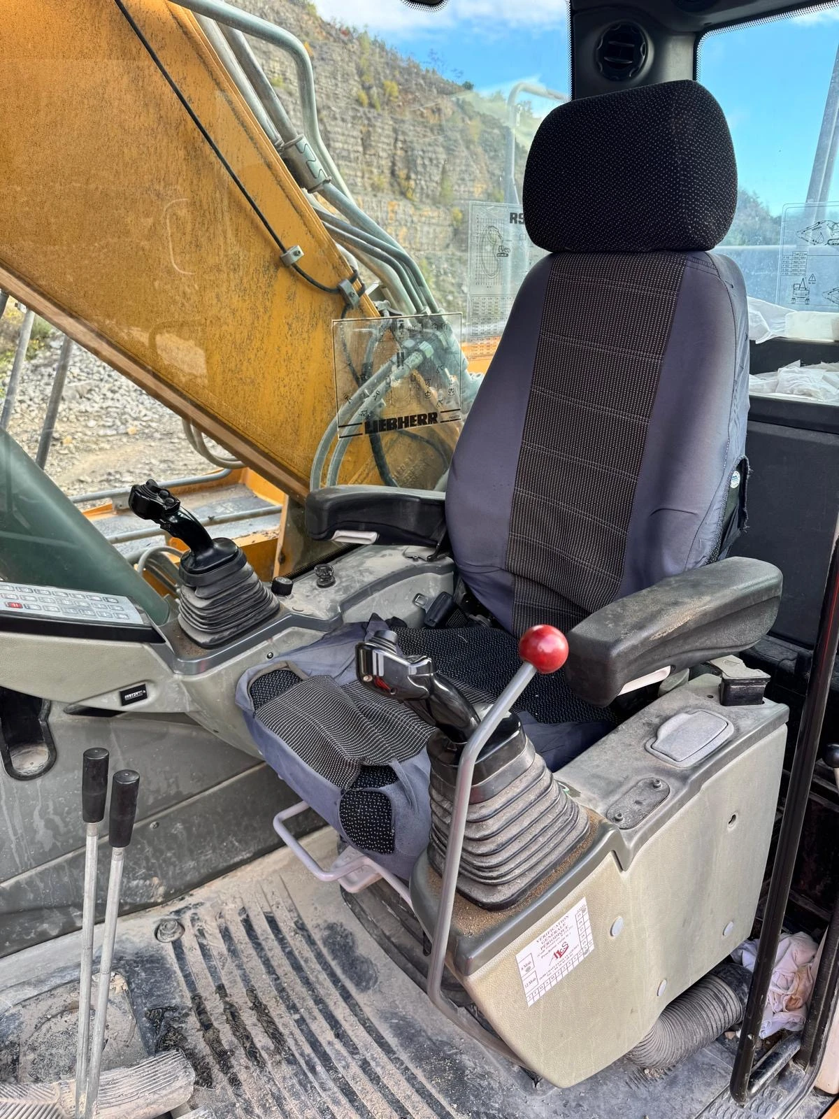  Liebherr R 926 LC  | Mobile.bg   6