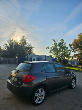 Toyota Auris 2.2 D-CAT, снимка 2