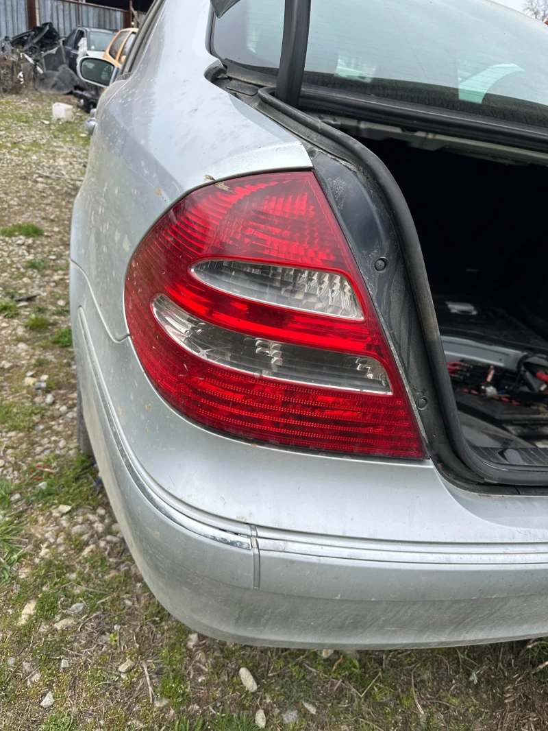 Mercedes-Benz E 320, снимка 3 - Автомобили и джипове - 50798150