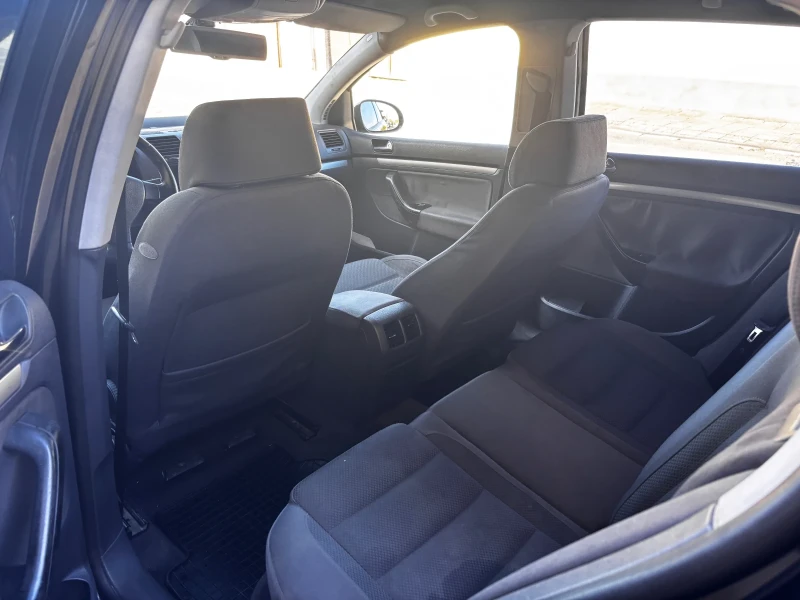 VW Golf 2.0TDI, снимка 9 - Автомобили и джипове - 52259378