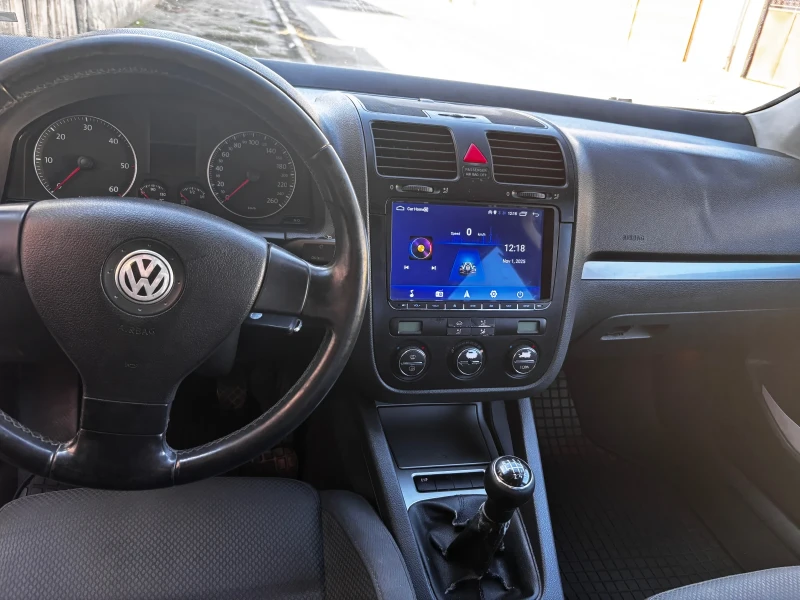VW Golf 2.0TDI, снимка 8 - Автомобили и джипове - 52259378