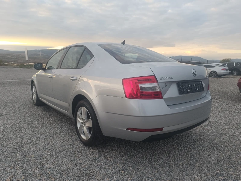 Skoda Octavia 1.6 TDI EURO6, снимка 8 - Автомобили и джипове - 52353944