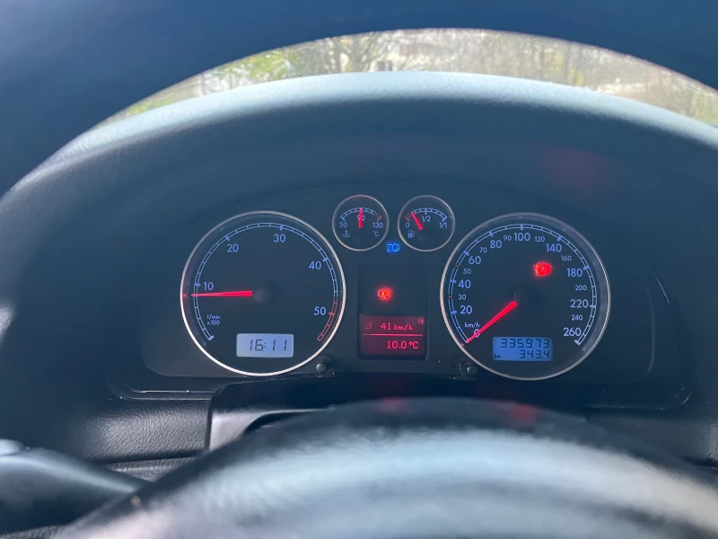 VW Passat, снимка 11 - Автомобили и джипове - 52664185
