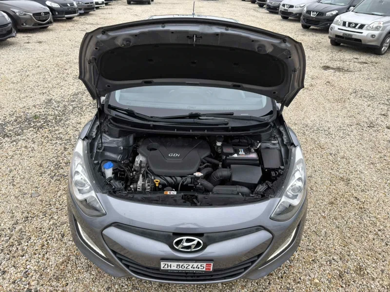 Hyundai I30 1.6i Automat, снимка 4 - Автомобили и джипове - 53055189