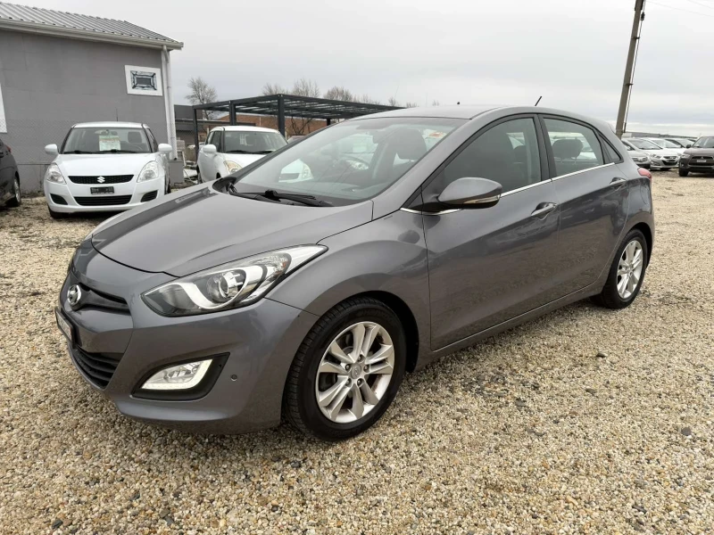 Hyundai I30 1.6i Automat, снимка 2 - Автомобили и джипове - 53055189