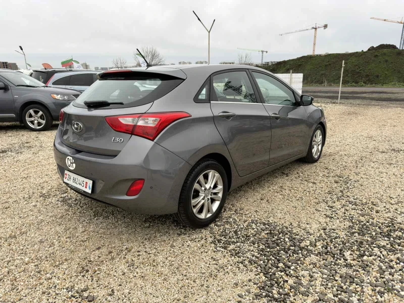 Hyundai I30 1.6i Automat, снимка 5 - Автомобили и джипове - 53055189