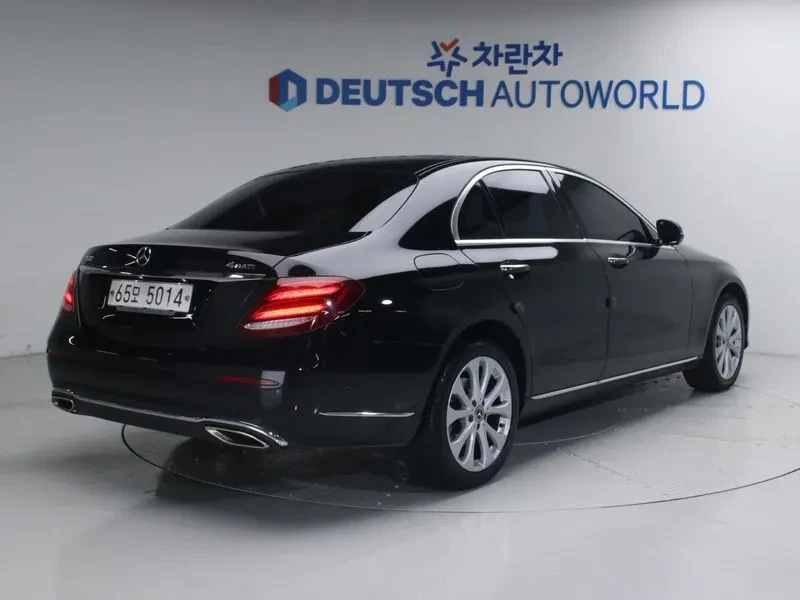 Mercedes-Benz E 200 W213 E300 4Matic Exclusive Standard, снимка 2 - Автомобили и джипове - 55110416