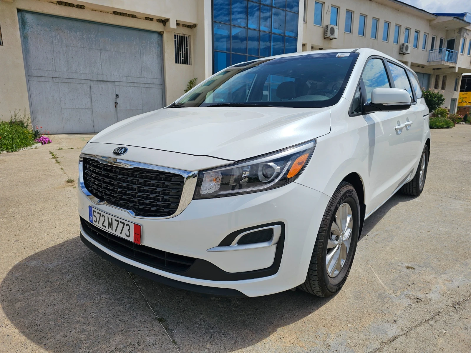 Kia Carnival 3.3 GDI, снимка 1