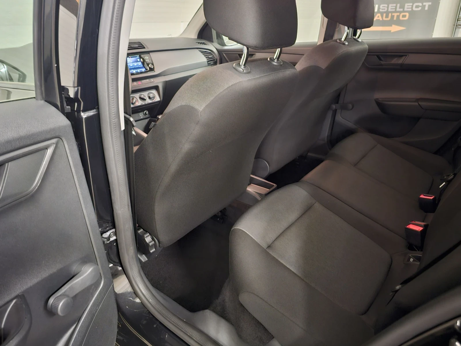 Skoda Fabia 1.0l TSI COMBI PDC | Mobile.bg — изображение 12