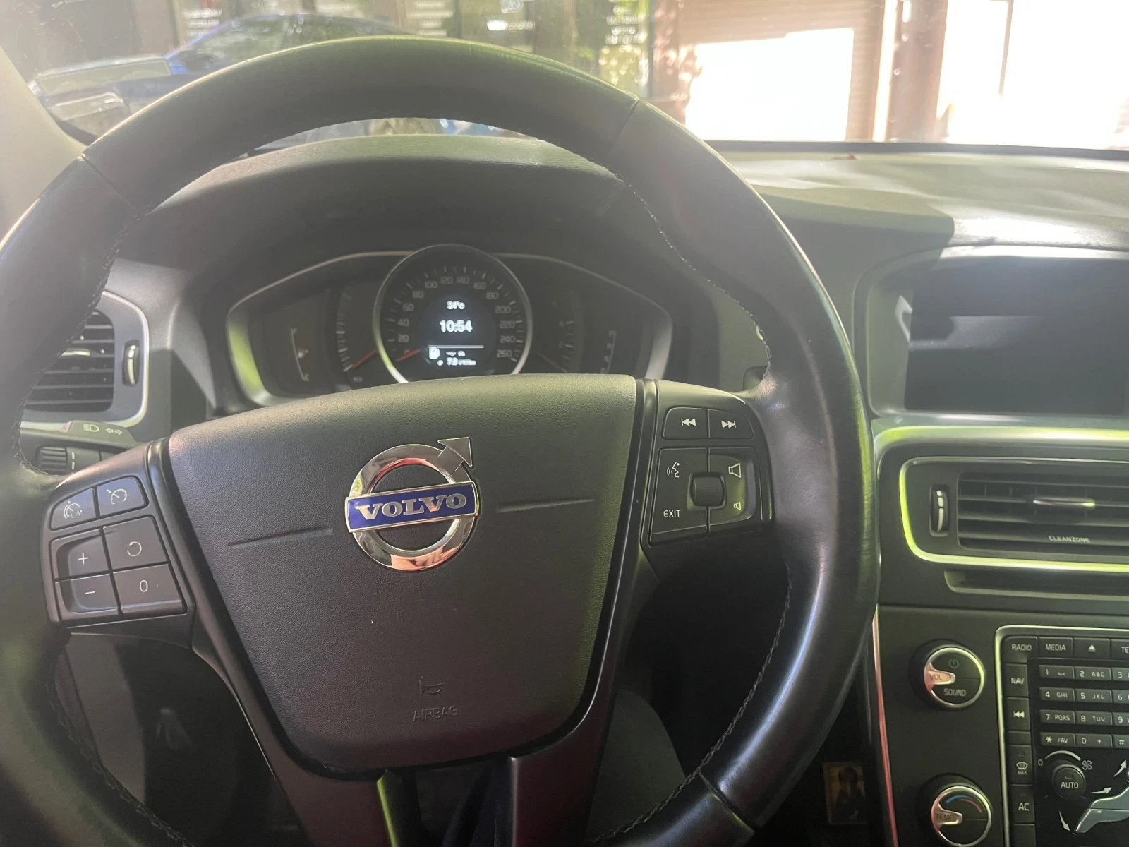 Volvo V60 Cross Country 2.0 D3 - изображение 6
