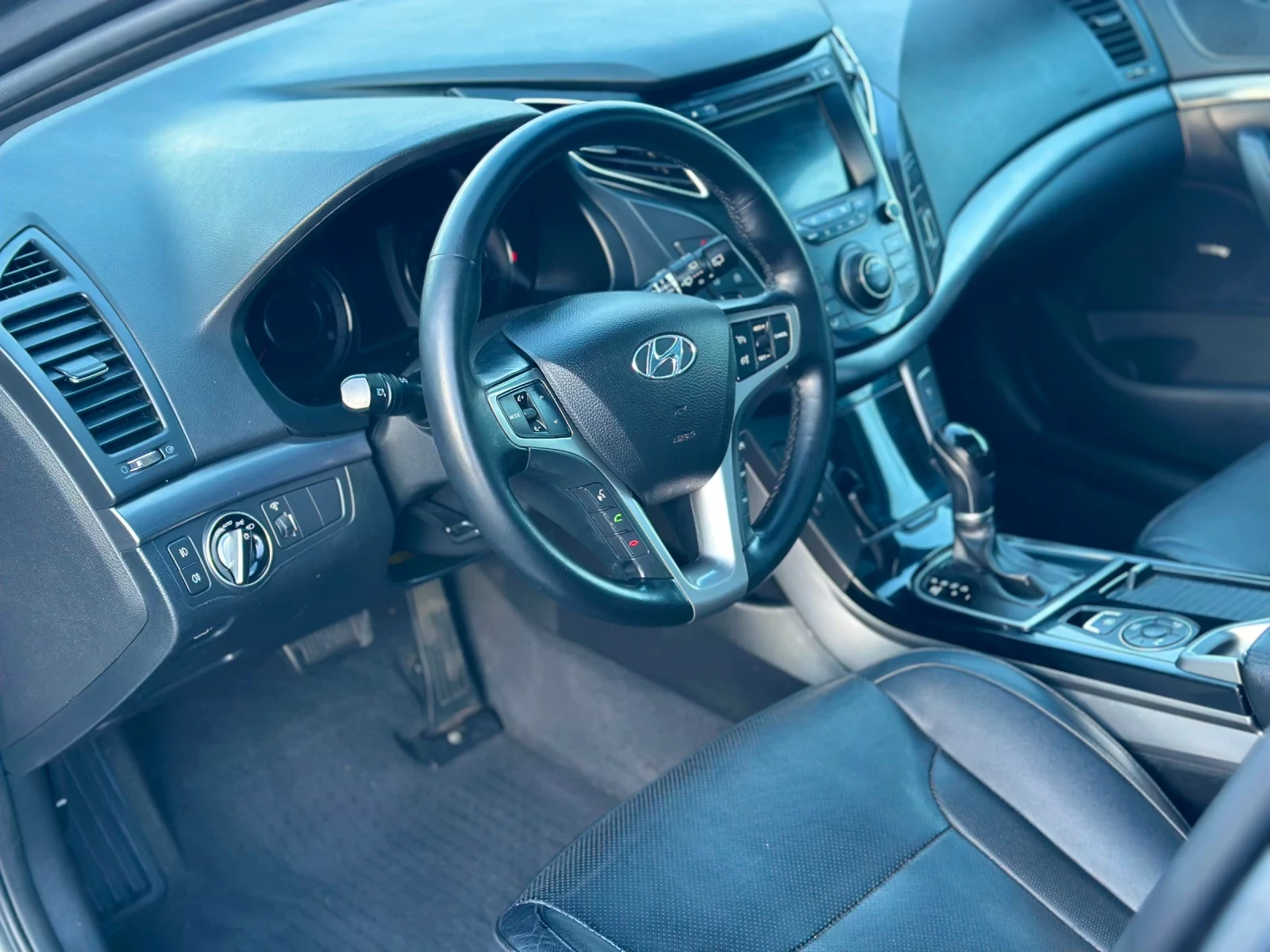 Hyundai I40 2.0i Premium Панорама-Обдухване-Камера-Кейлес - изображение 7