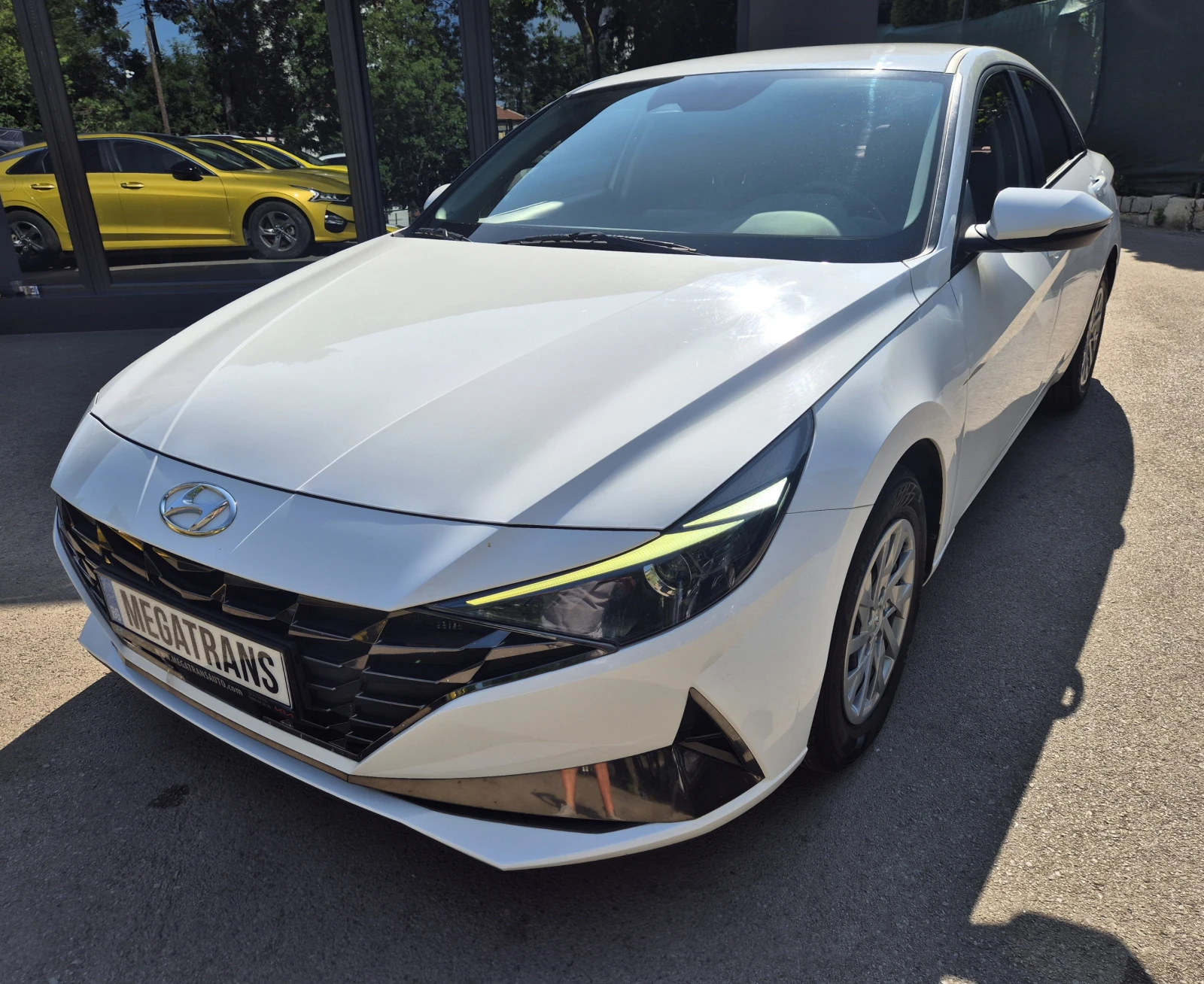 Hyundai Elantra 1.6cm3 LPG - изображение 2