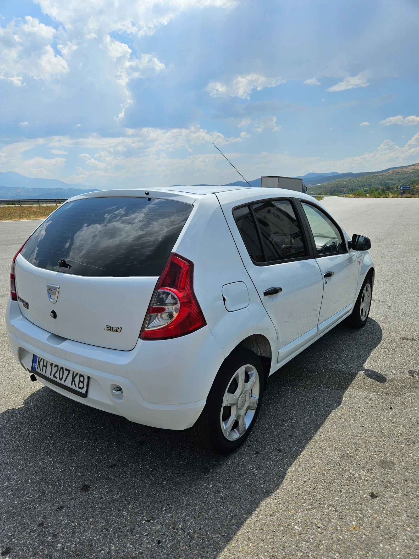 Dacia Sandero 1.2 16v - изображение 6